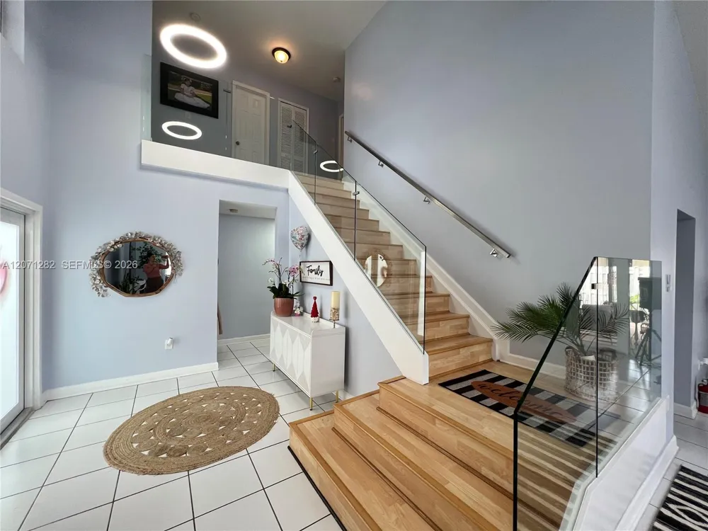 13249 NW 9 LN Miami, FL 33182