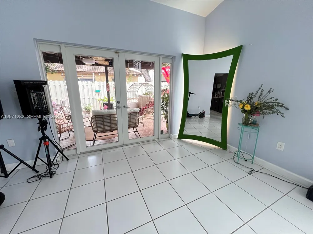 13249 NW 9 LN Miami, FL 33182