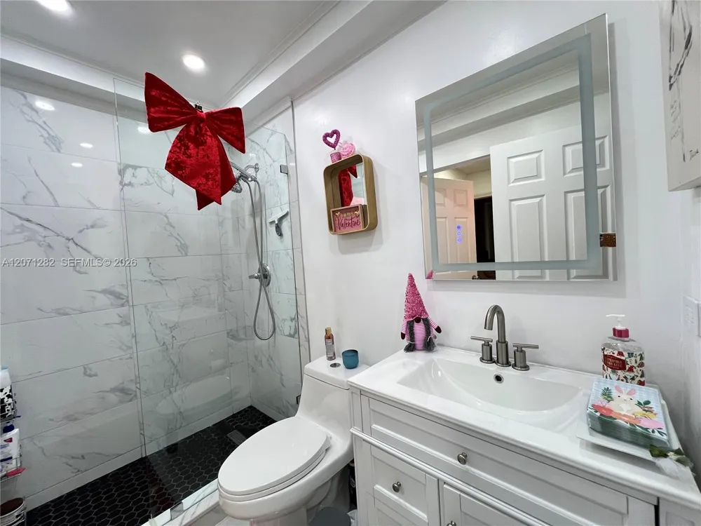13249 NW 9 LN Miami, FL 33182