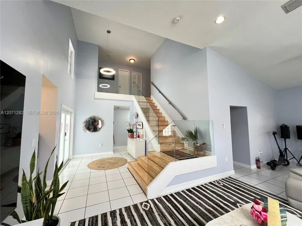 13249 NW 9 LN Miami, FL 33182