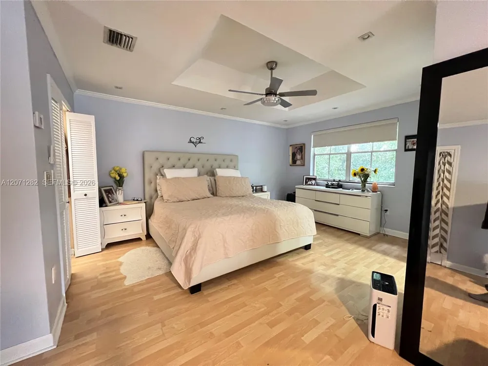 13249 NW 9 LN Miami, FL 33182