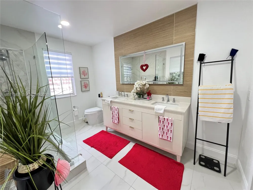 13249 NW 9 LN Miami, FL 33182