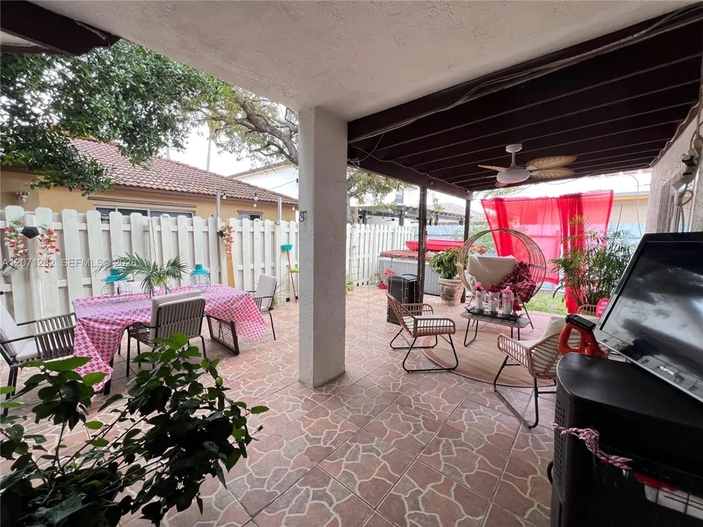 13249 NW 9 LN Miami, FL 33182
