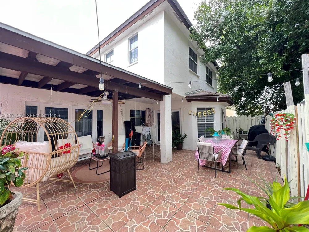 13249 NW 9 LN Miami, FL 33182