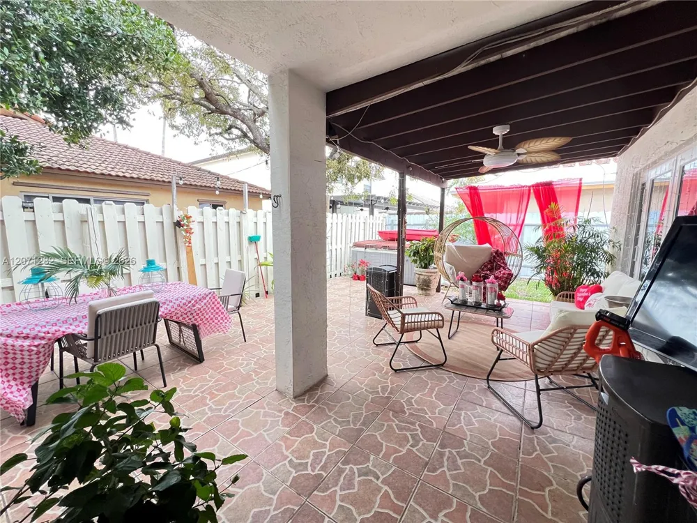 13249 NW 9 LN Miami, FL 33182