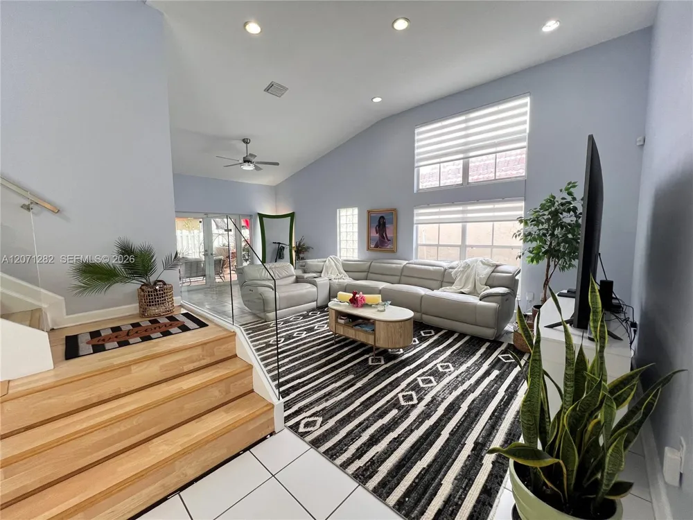 13249 NW 9 LN Miami, FL 33182