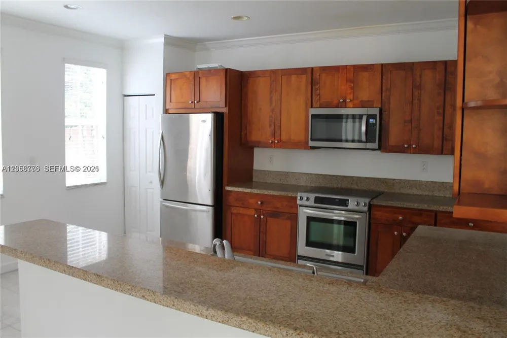10770 NW 74th Ln Doral, FL 33178