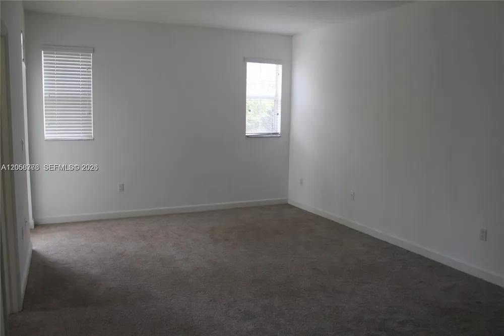 10770 NW 74th Ln Doral, FL 33178