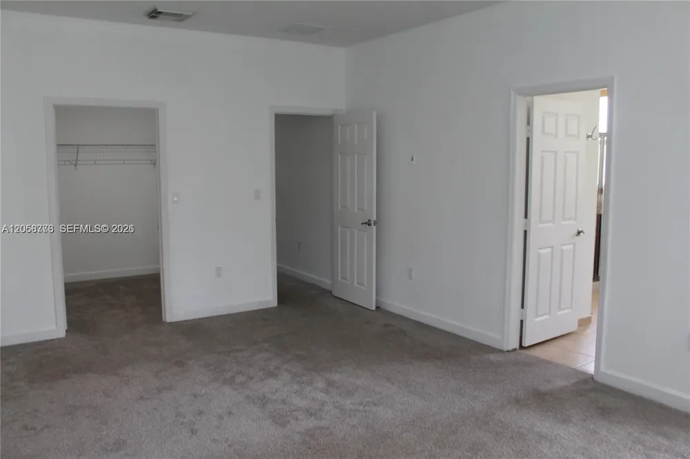 10770 NW 74th Ln Doral, FL 33178
