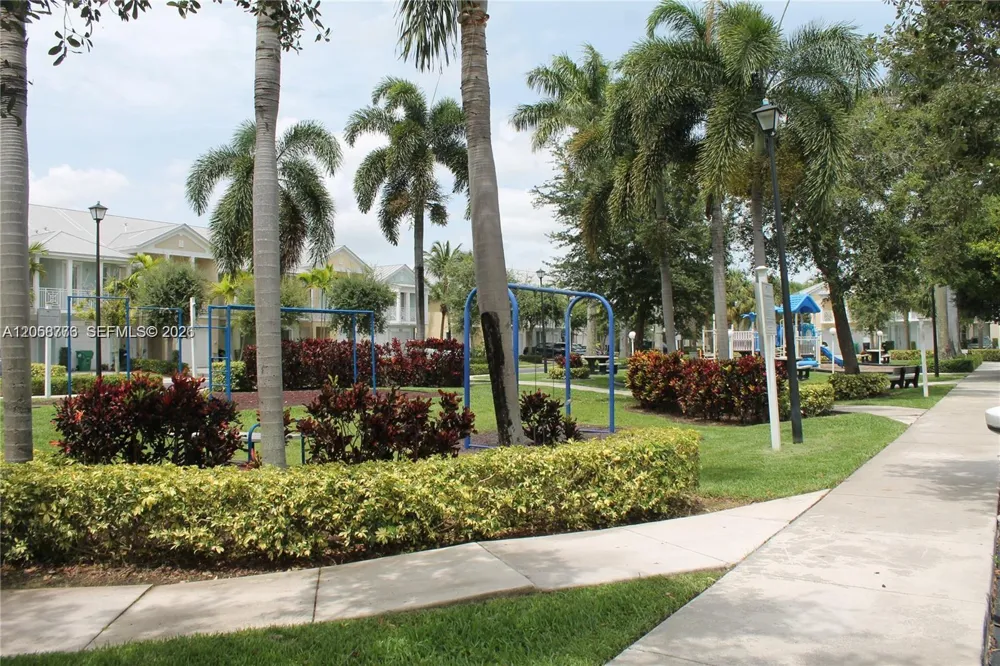 10770 NW 74th Ln Doral, FL 33178