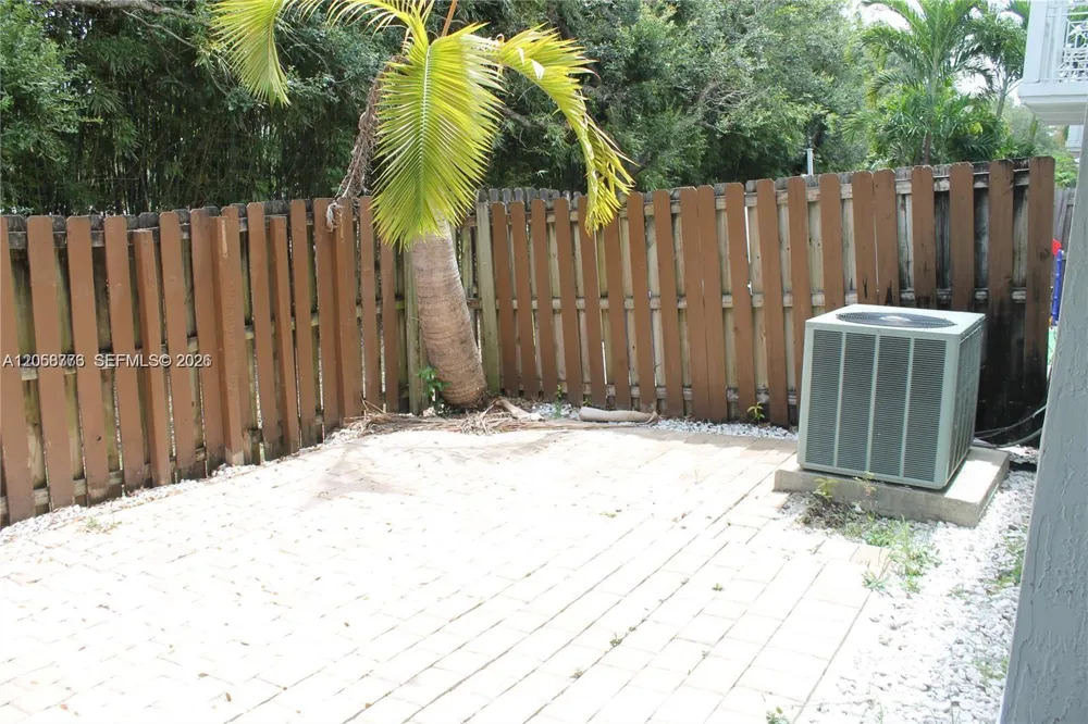 10770 NW 74th Ln Doral, FL 33178
