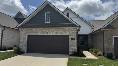 532 W Foxrun