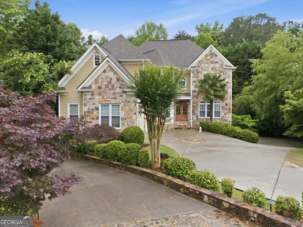 125 Stone Pond LN Alpharetta, GA 30022