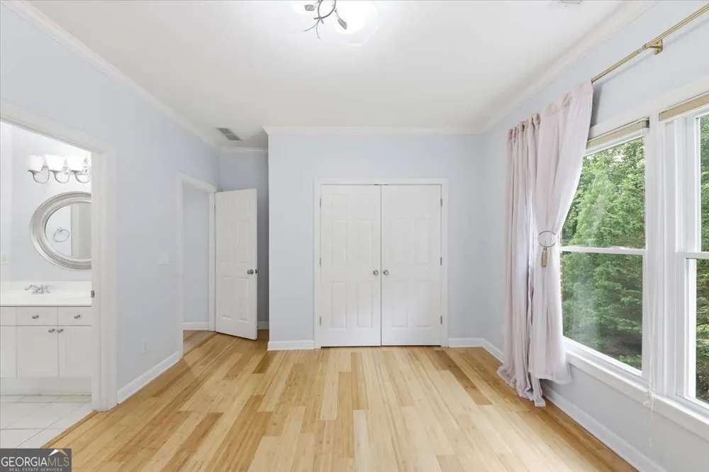125 Stone Pond LN Alpharetta, GA 30022
