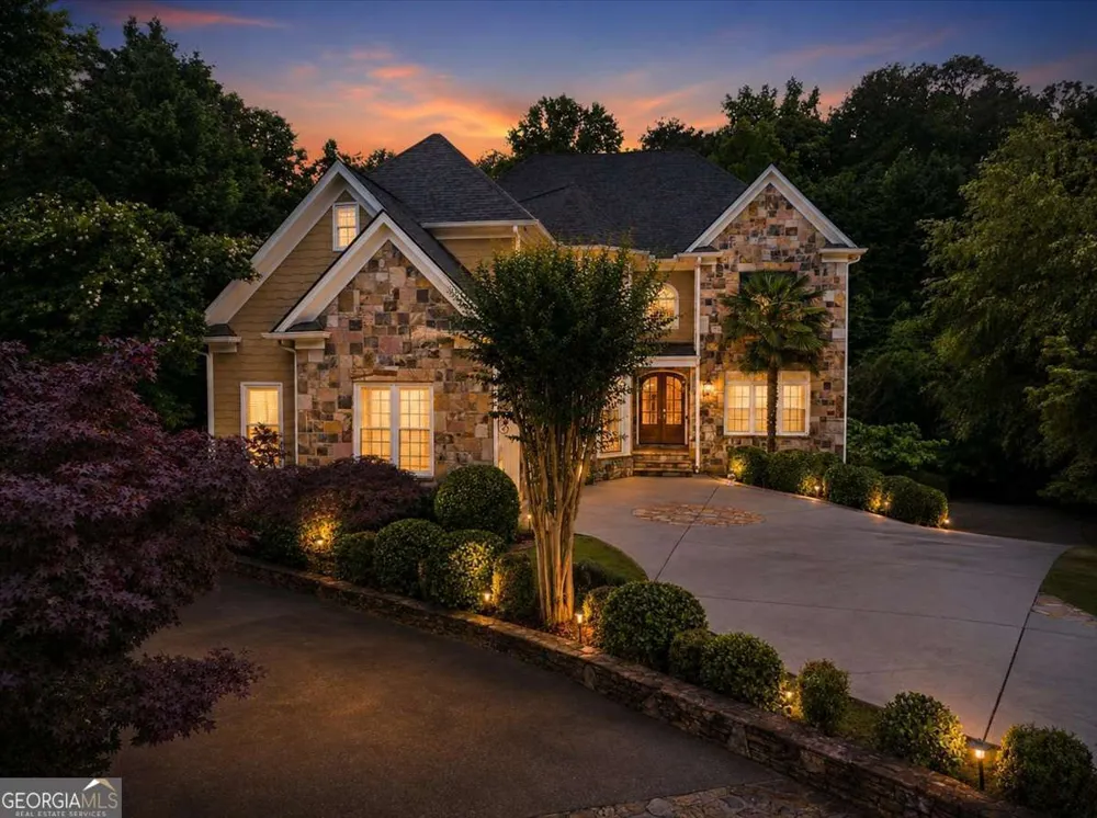 125 Stone Pond LN Alpharetta, GA 30022