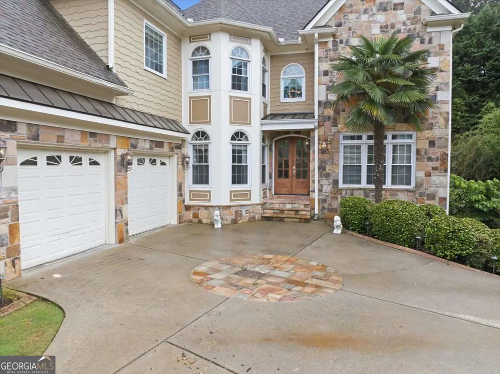 125 Stone Pond LN Alpharetta, GA 30022