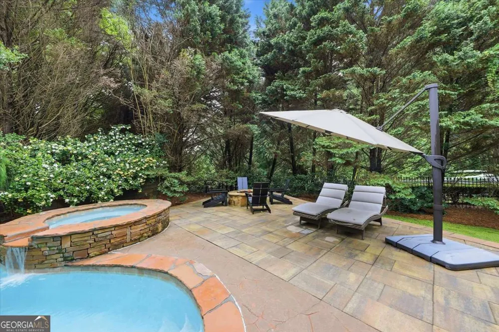 125 Stone Pond LN Alpharetta, GA 30022