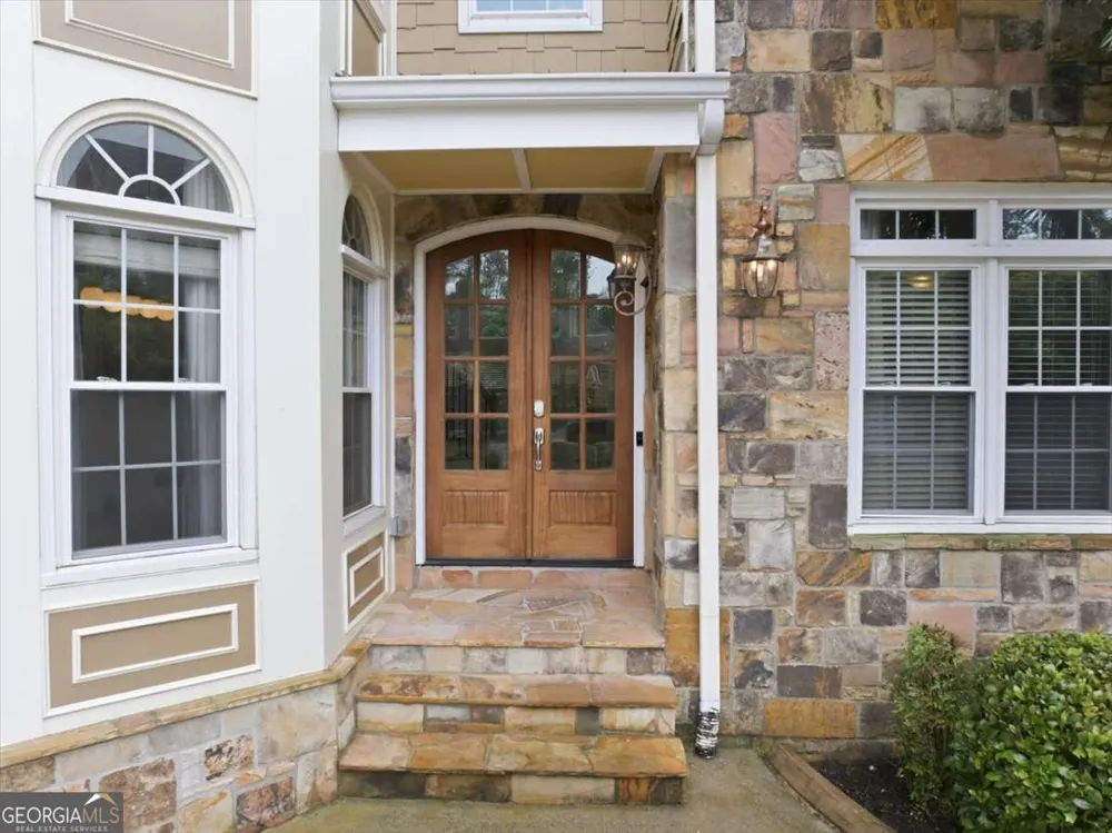 125 Stone Pond LN Alpharetta, GA 30022