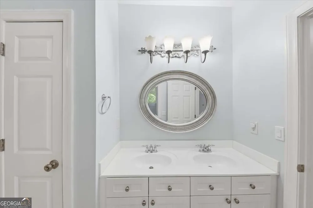 125 Stone Pond LN Alpharetta, GA 30022