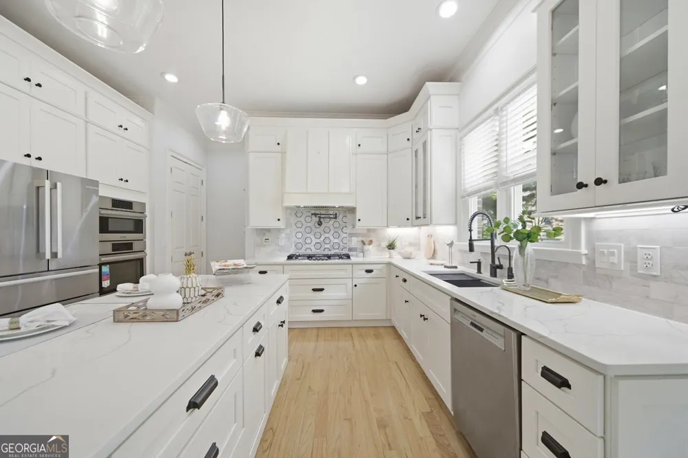 125 Stone Pond LN Alpharetta, GA 30022