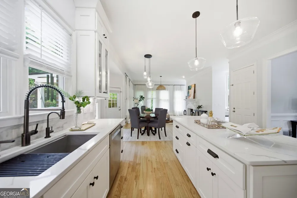 125 Stone Pond LN Alpharetta, GA 30022