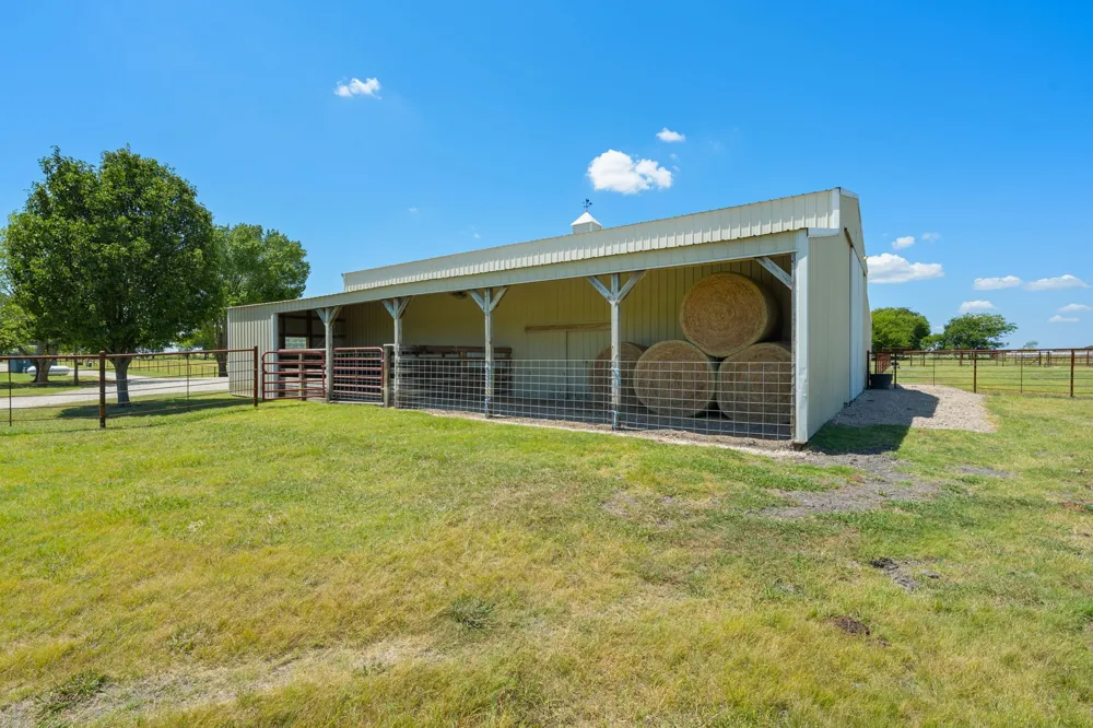 257 Bud Run Road Waxahachie, TX 75165
