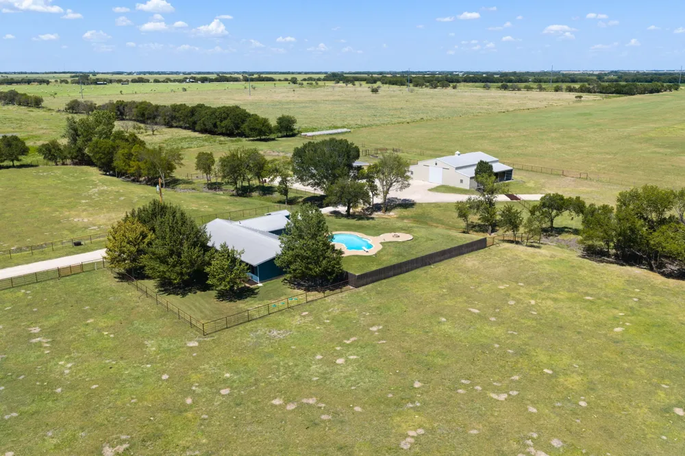 257 Bud Run Road Waxahachie, TX 75165
