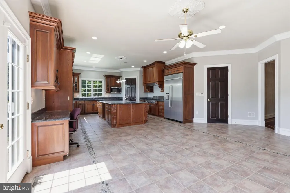 8813 OAK LEAF DRIVE Alexandria, VA 22309
