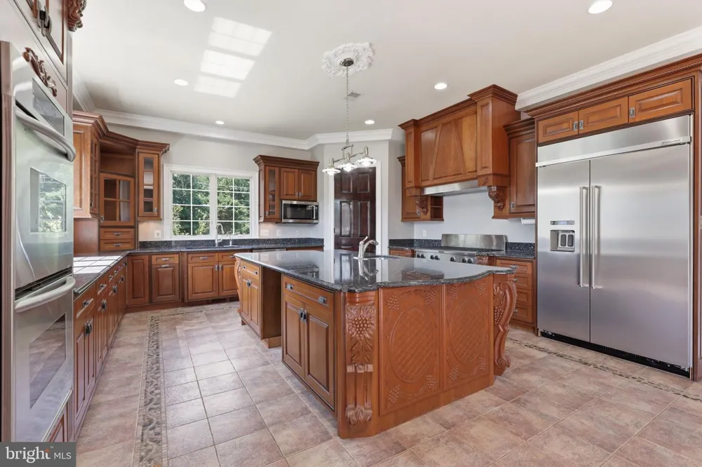 8813 OAK LEAF DRIVE Alexandria, VA 22309