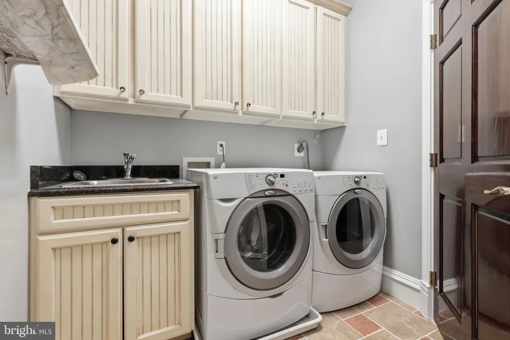 8813 OAK LEAF DRIVE Alexandria, VA 22309