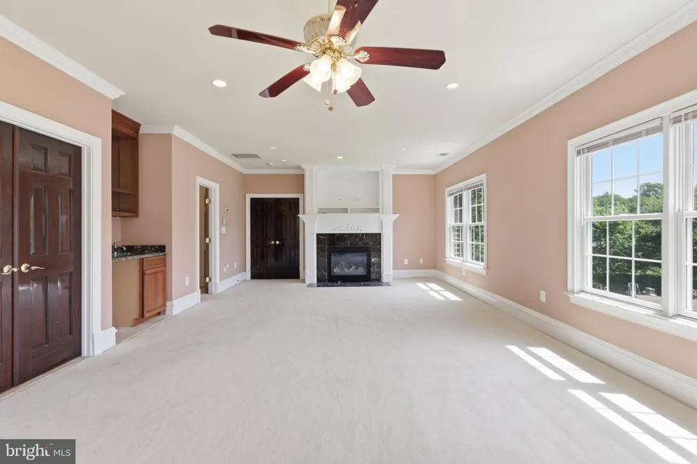 8813 OAK LEAF DRIVE Alexandria, VA 22309