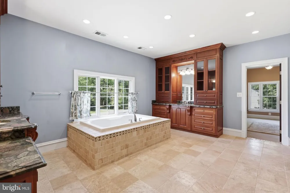 8813 OAK LEAF DRIVE Alexandria, VA 22309