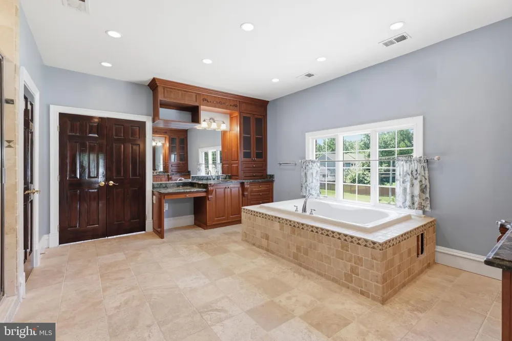 8813 OAK LEAF DRIVE Alexandria, VA 22309