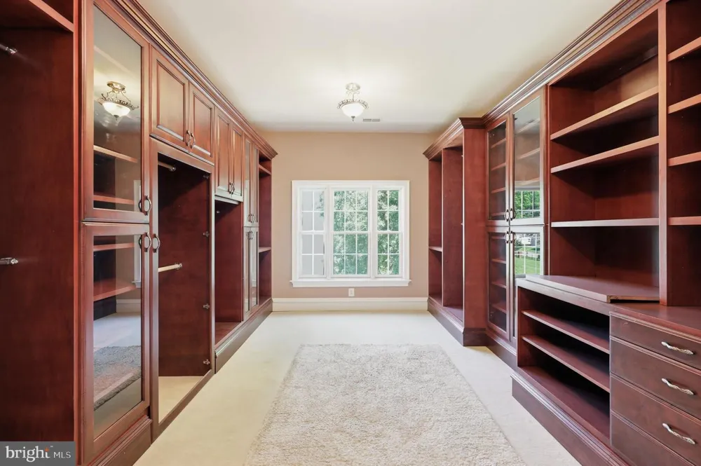 8813 OAK LEAF DRIVE Alexandria, VA 22309