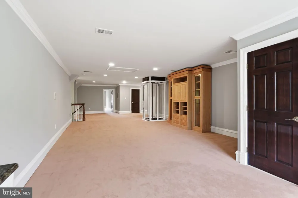 8813 OAK LEAF DRIVE Alexandria, VA 22309