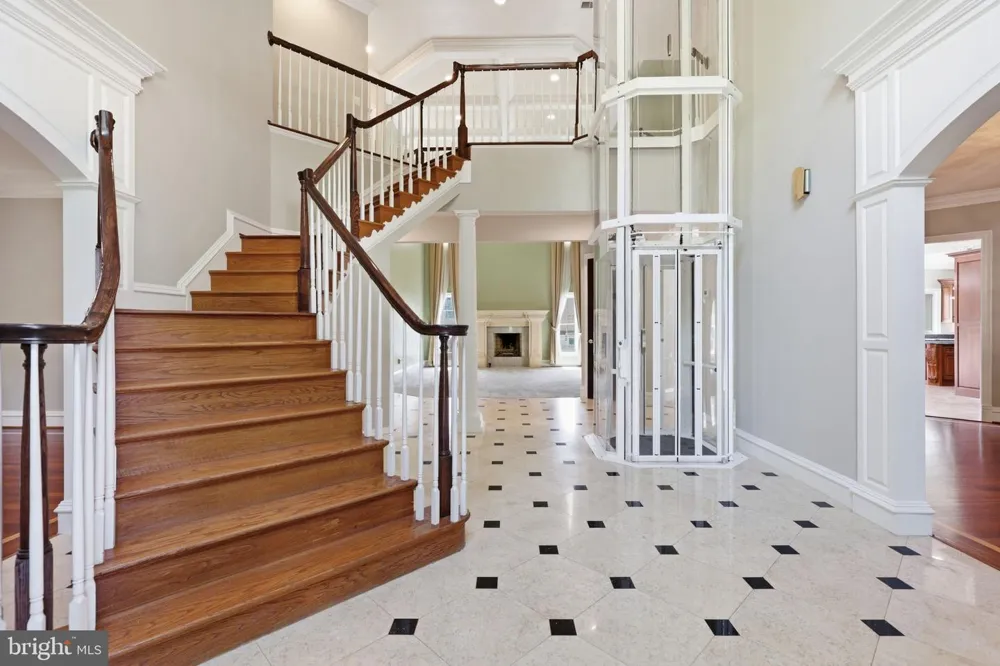 8813 OAK LEAF DRIVE Alexandria, VA 22309