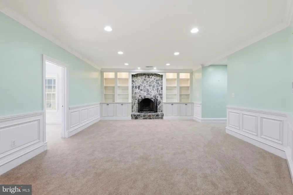 8813 OAK LEAF DRIVE Alexandria, VA 22309