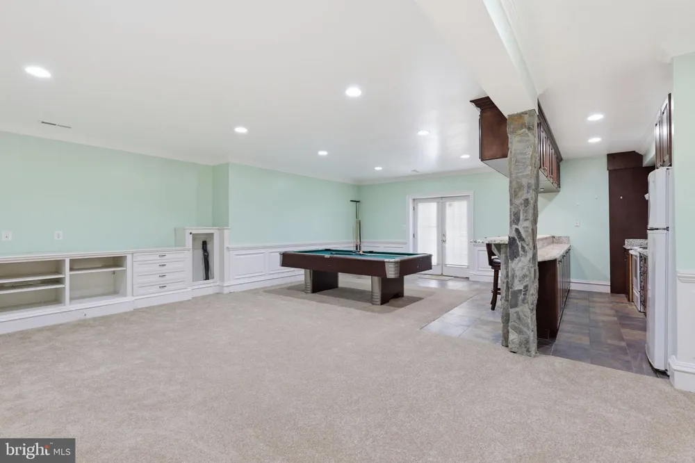 8813 OAK LEAF DRIVE Alexandria, VA 22309