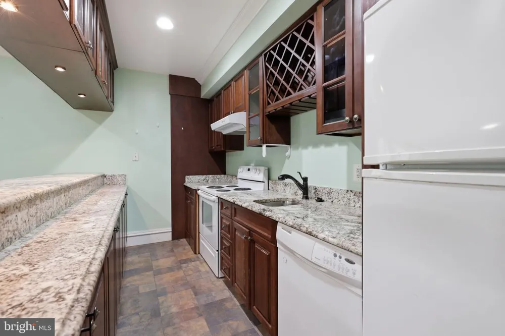 8813 OAK LEAF DRIVE Alexandria, VA 22309
