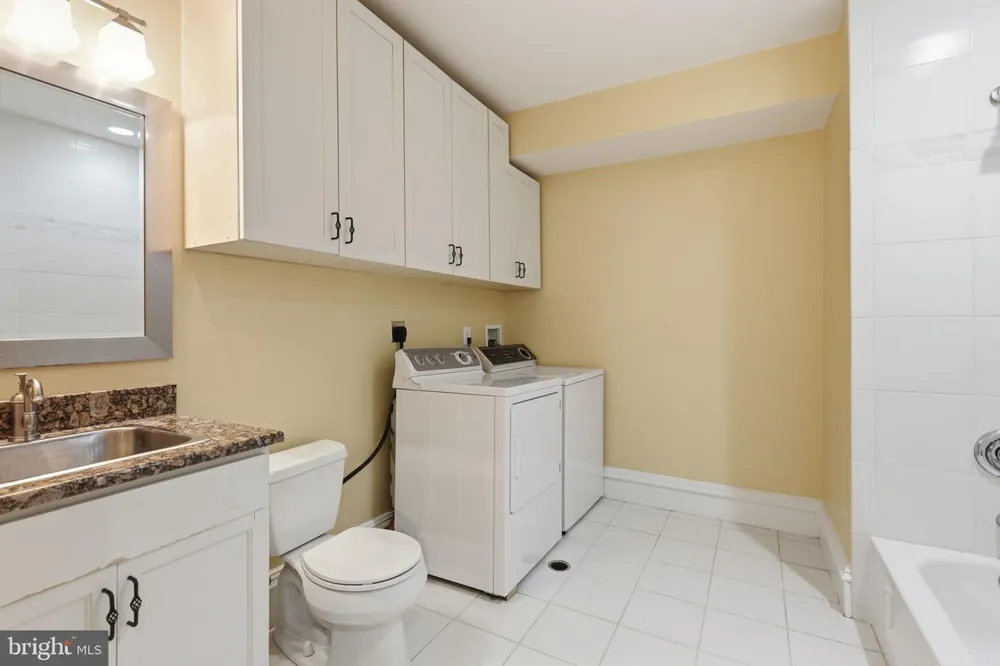 8813 OAK LEAF DRIVE Alexandria, VA 22309