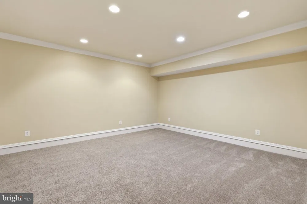 8813 OAK LEAF DRIVE Alexandria, VA 22309