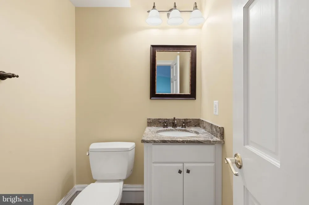 8813 OAK LEAF DRIVE Alexandria, VA 22309
