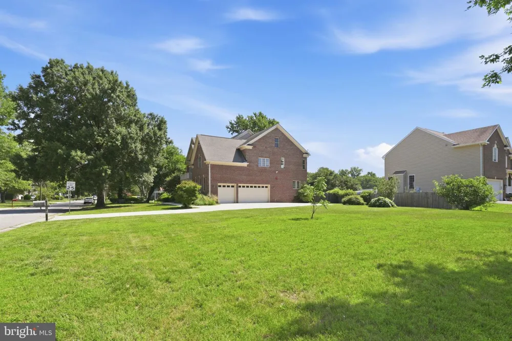 8813 OAK LEAF DRIVE Alexandria, VA 22309