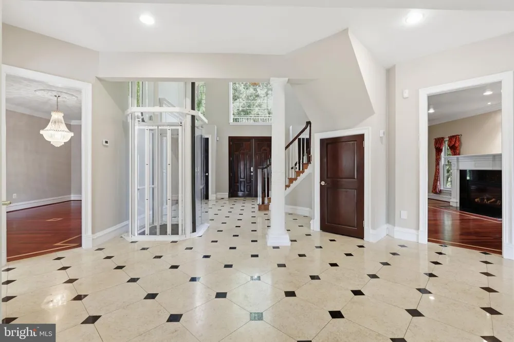 8813 OAK LEAF DRIVE Alexandria, VA 22309