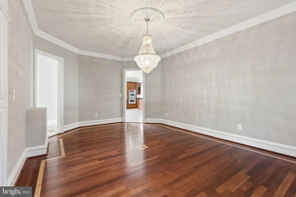 8813 OAK LEAF DRIVE Alexandria, VA 22309