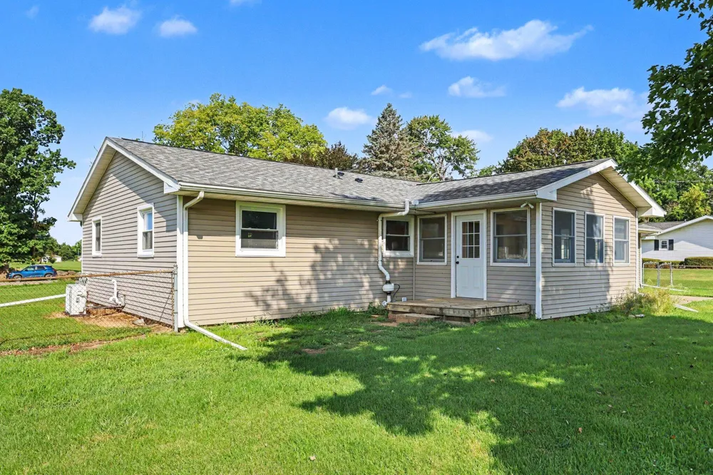 7553 Napoleon Road Jackson, MI 49201