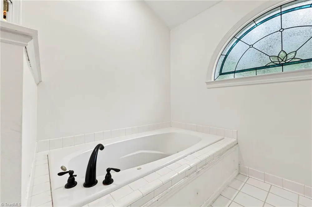 2903 Beckworth Court Jamestown, NC 27282