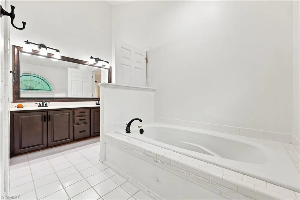 2903 Beckworth Court Jamestown, NC 27282