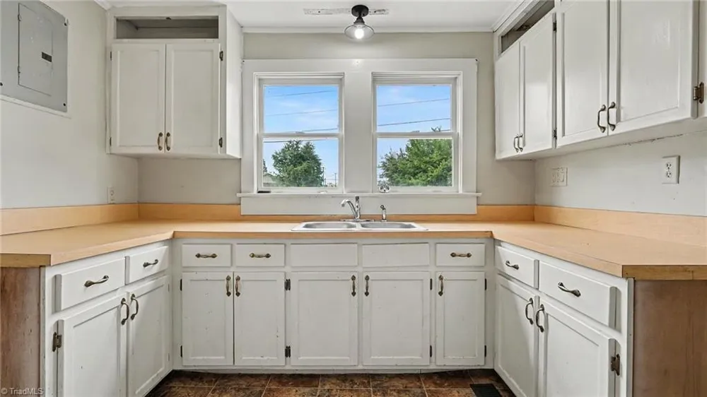 4516 Branson Davis Road Sophia, NC 27350