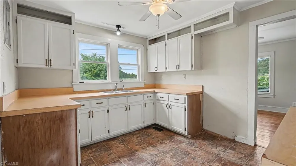 4516 Branson Davis Road Sophia, NC 27350